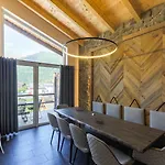 24 By Avenida - Mountain Apartment