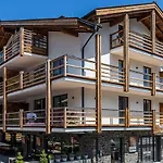 24 By Avenida - Mountain *