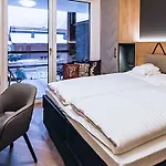 24 By Avenida - Mountain Apartment *