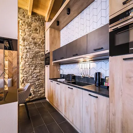 24 By Avenida - Mountain *