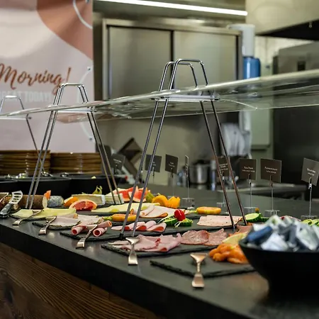 24 By Avenida - Mountain