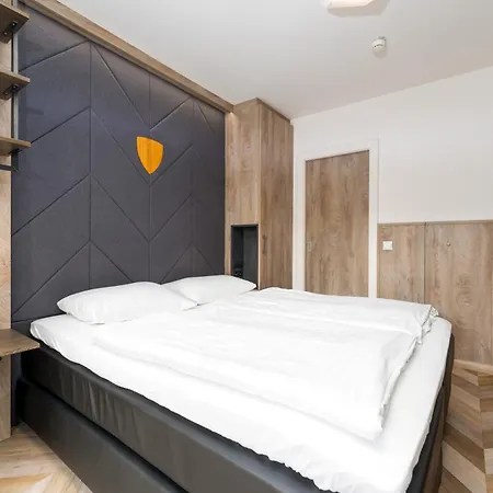 24 By Avenida - Mountain Апартаменти Капрун