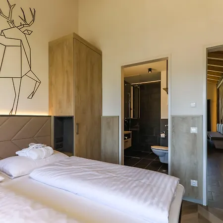 24 By Avenida - Mountain