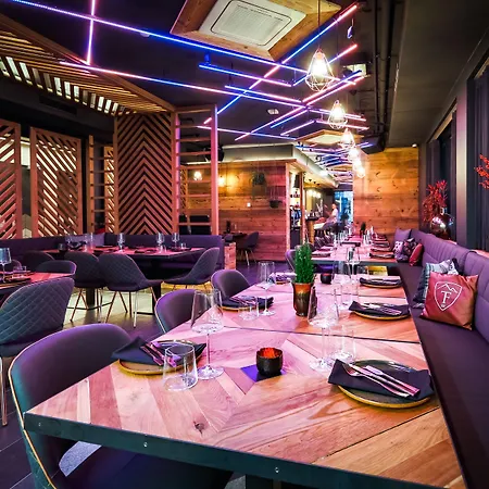 24 By Avenida - Mountain *