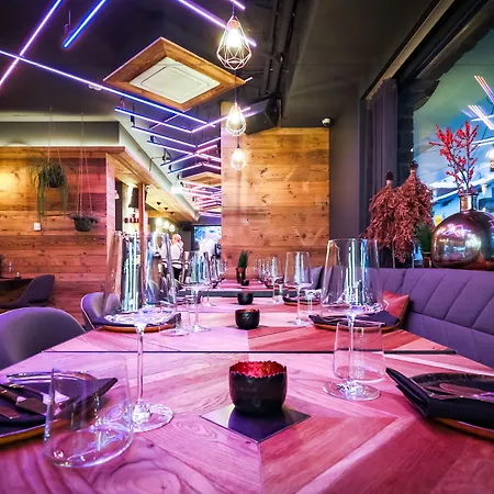 24 By Avenida - Mountain Apartman *