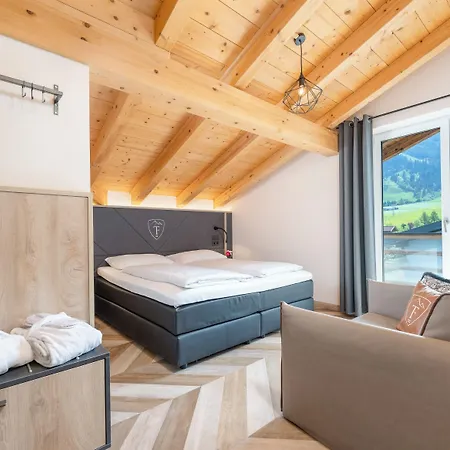 24 By Avenida - Mountain *