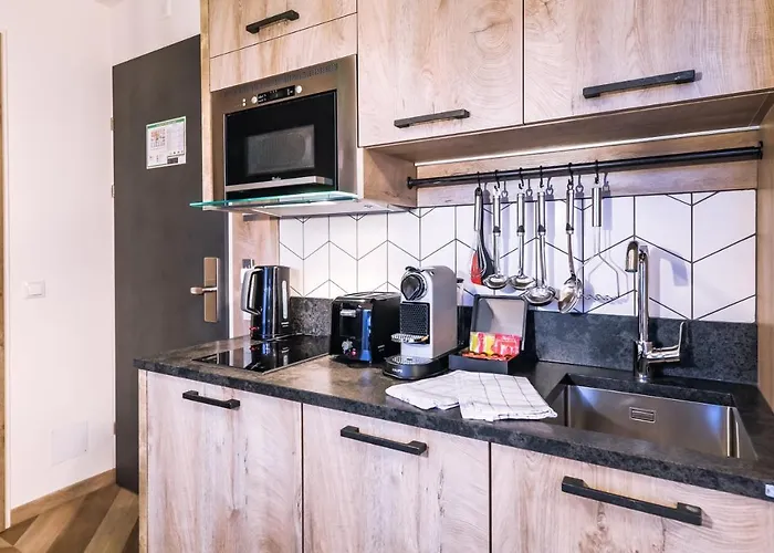 24 By Avenida - Mountain *