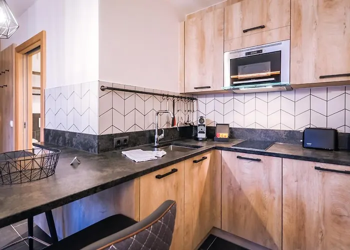 24 By Avenida - Mountain *