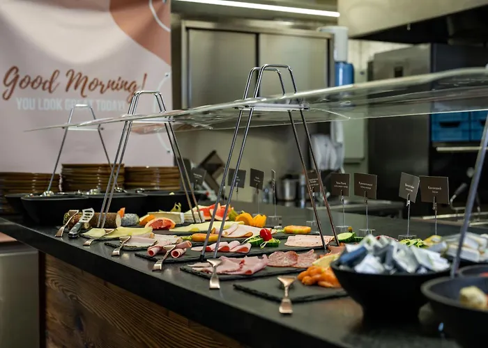 24 By Avenida - Mountain