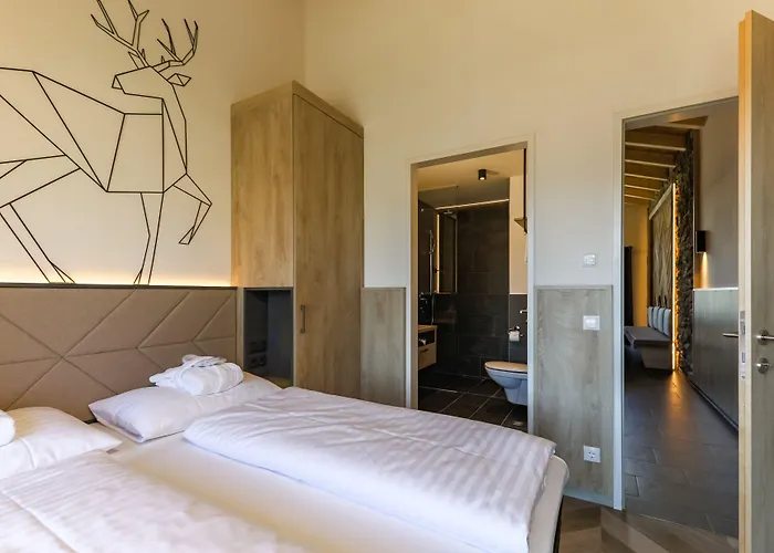 24 By Avenida - Mountain