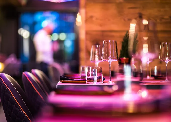 24 By Avenida - Mountain