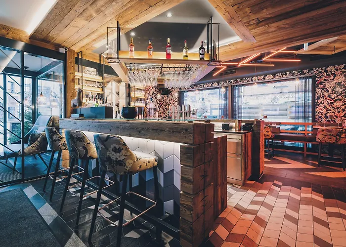 24 By Avenida - Mountain