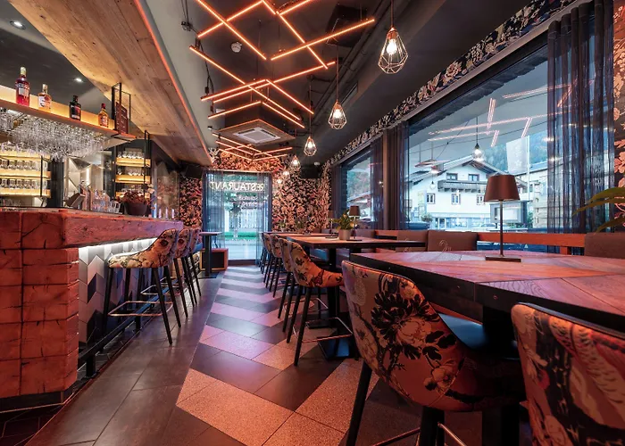 24 By Avenida - Mountain