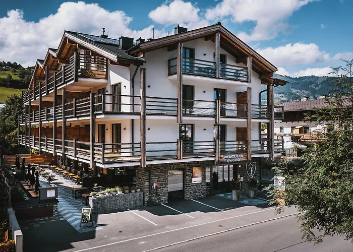 24 By Avenida - Mountain