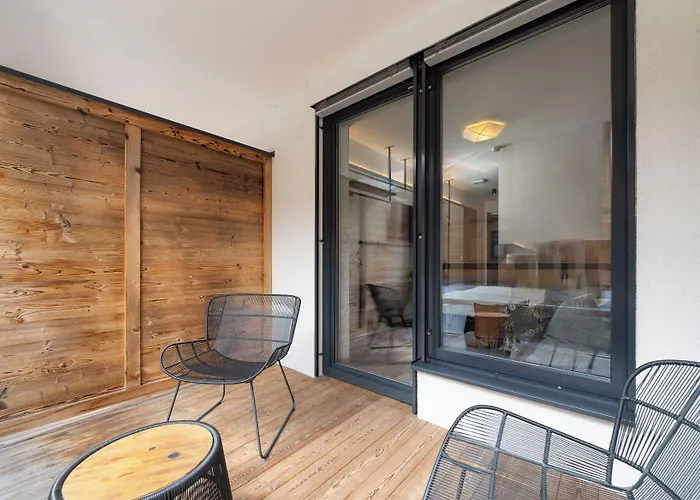 24 By Avenida - Mountain