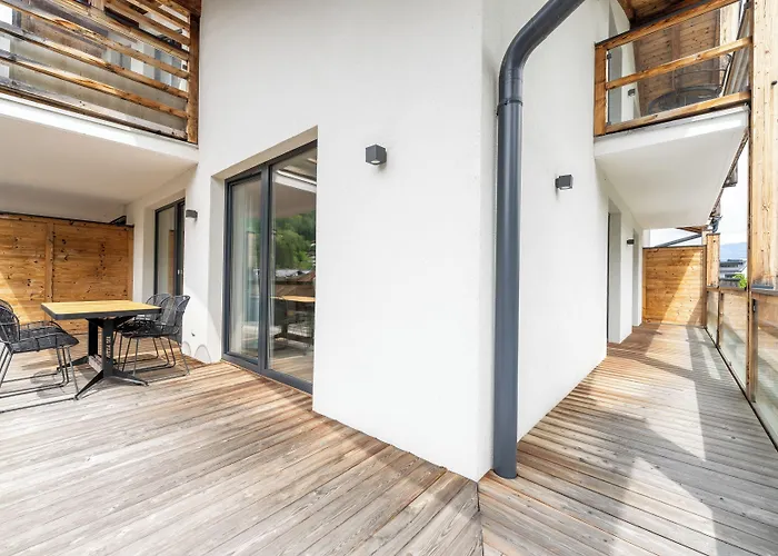 24 By Avenida - Mountain